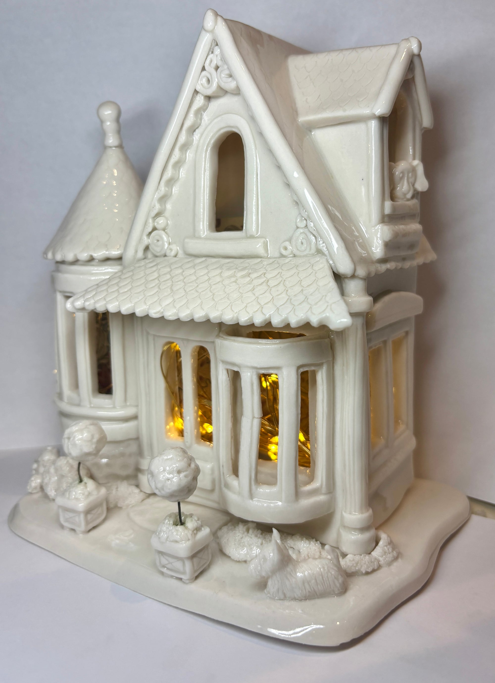 Featured Course: Narrative Handbuilding for Maximalists with Anne Nicol