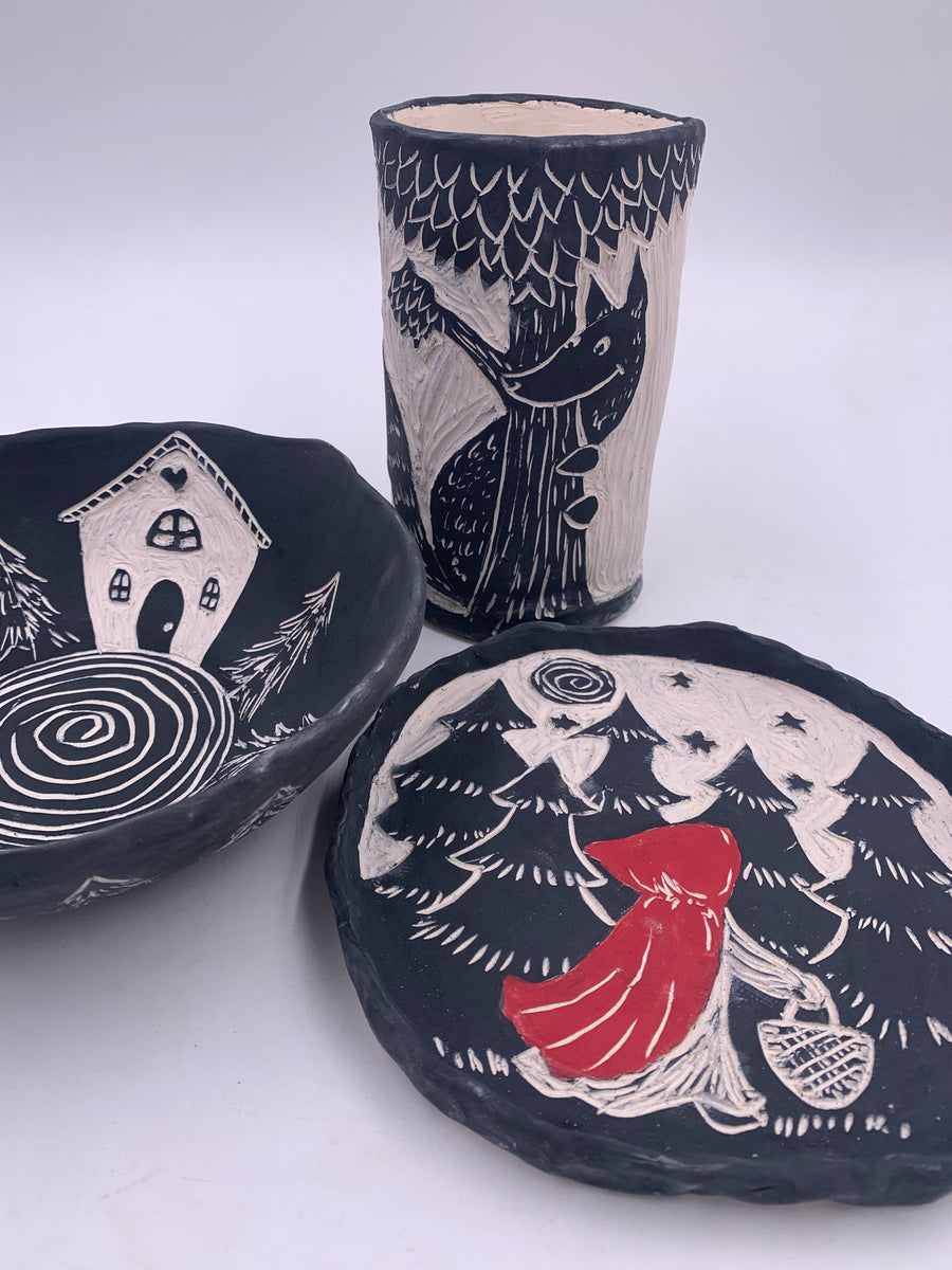 Late Spring 2025 Handbuilding: Narrative Sgraffito (Apr-May)