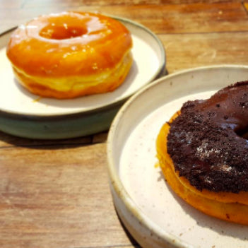 SuzyQ Doughnut Plate