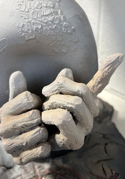 Sculpting the Expressive Hand
